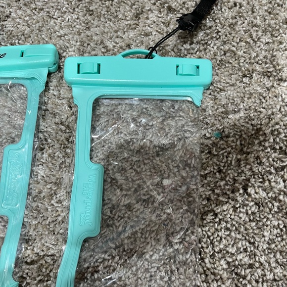 New waterproof phone cases with lanyard - Picture 2 of 6